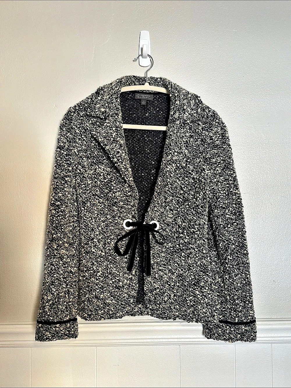 Classiques Entier Boucle Tie-Front Cardigan in Black & White Size Small
